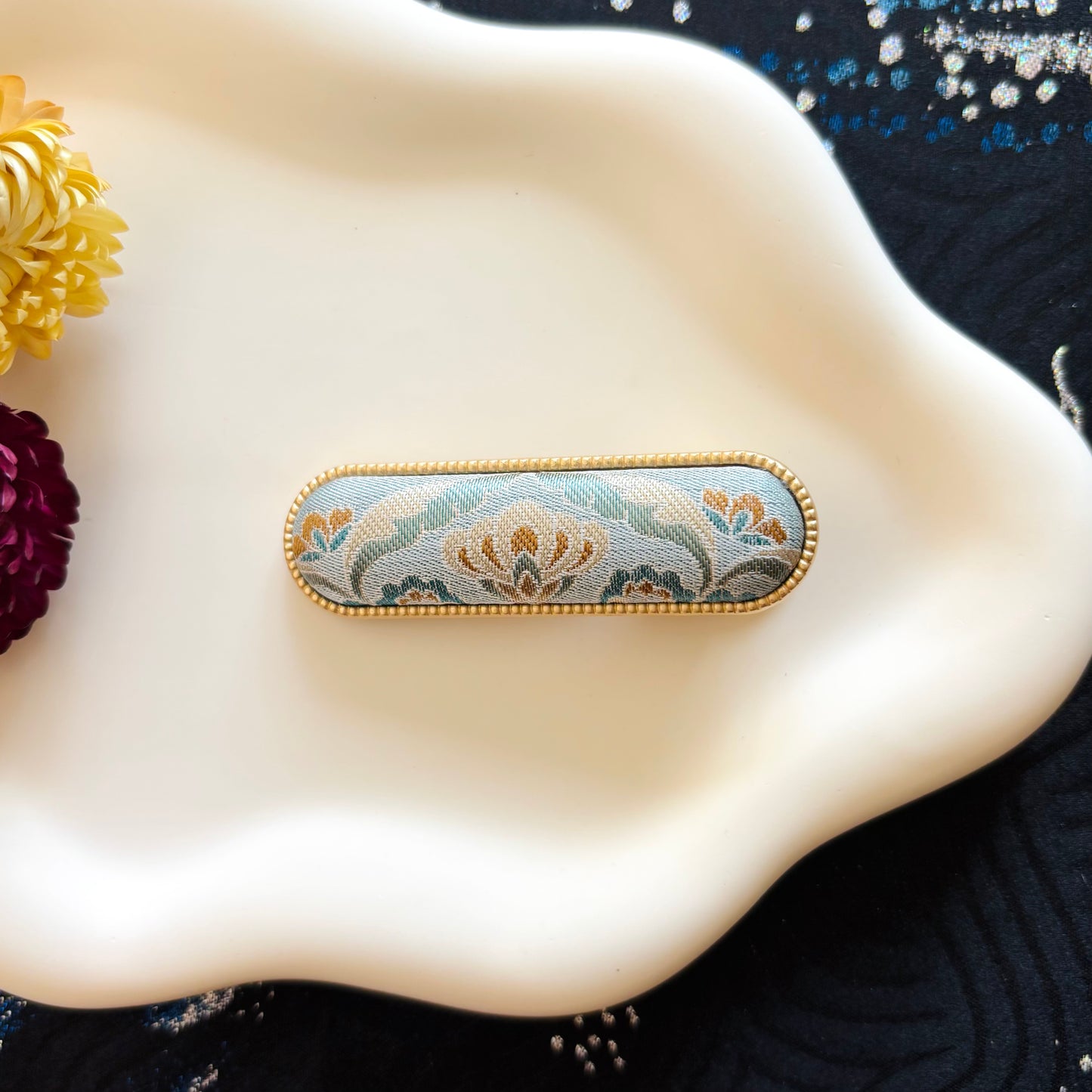 Biscuit Bar Hair Clip