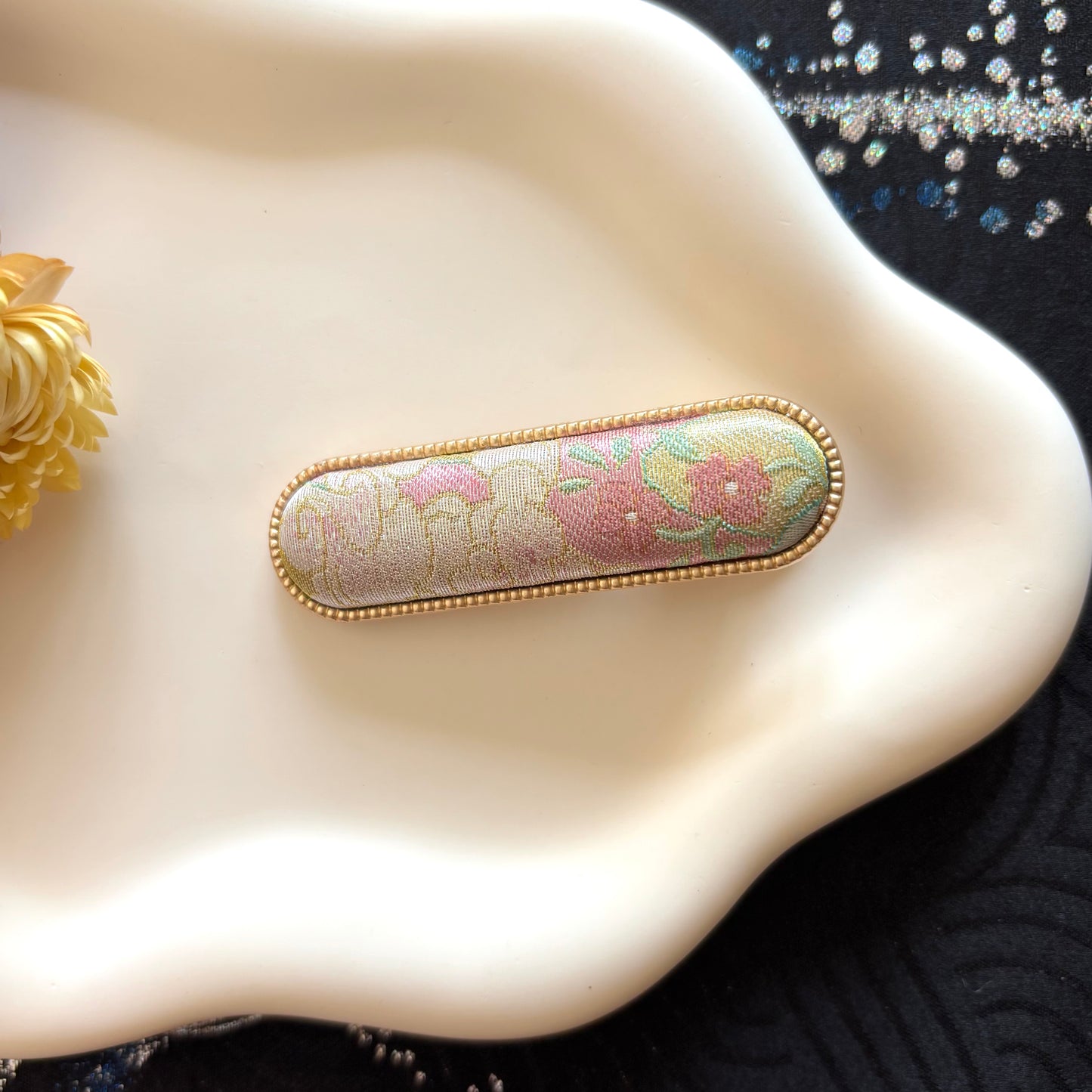 Hair Clip : Hidden Blossom