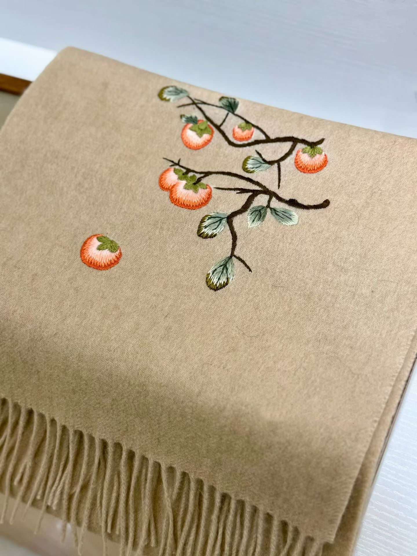 100% Cashmere Scarf with Su Embroidery : Everything as you wish
