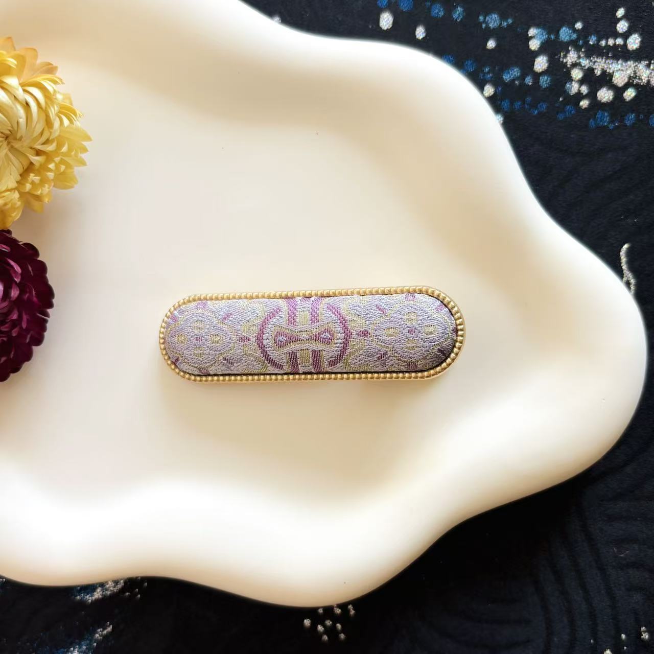 Biscuit Bar Hair Clip