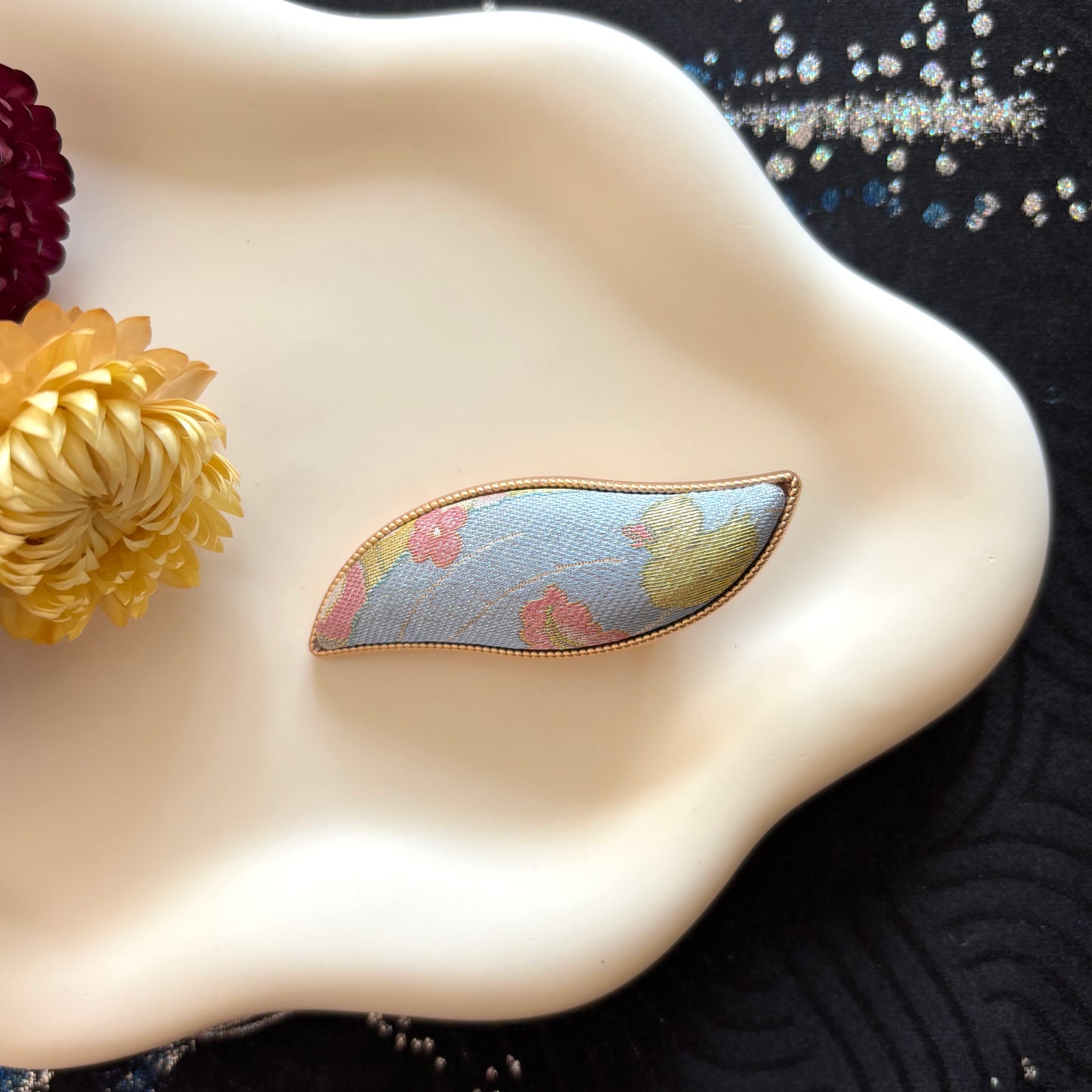 Hair Clip : Hidden Blossom