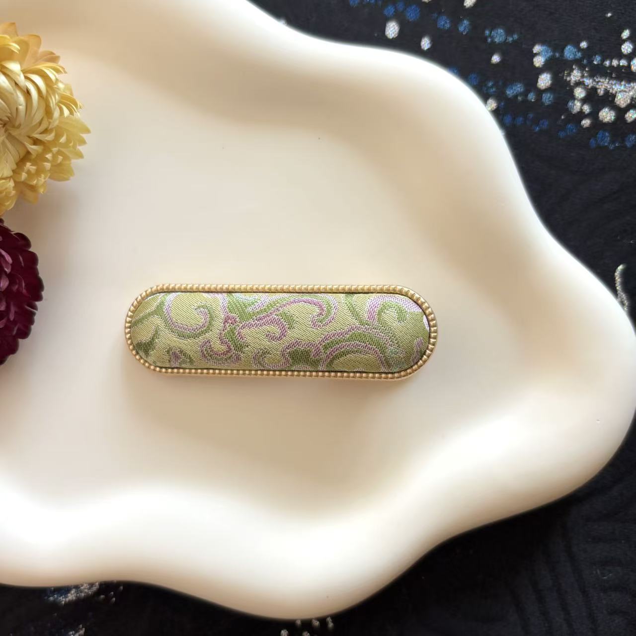 Biscuit Bar Hair Clip