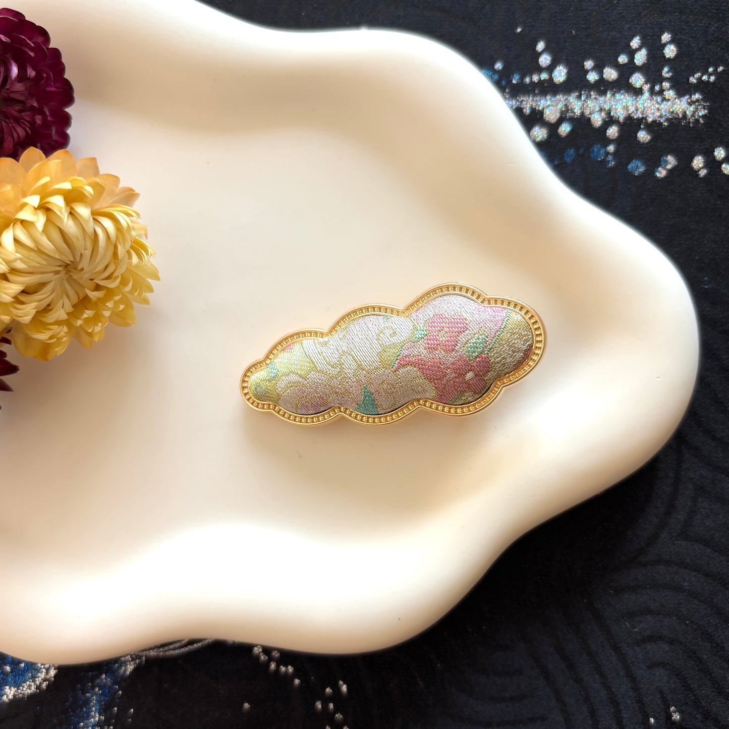 Hair Clip : Hidden Blossom