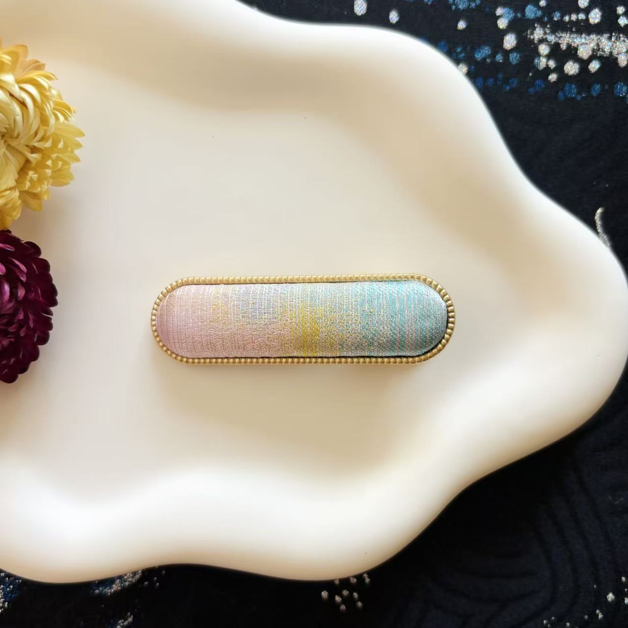 Biscuit Bar Hair Clip